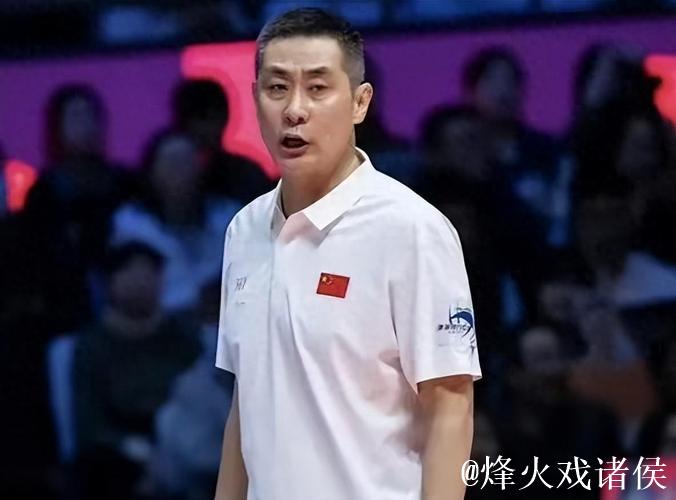 暂不启用刘立雯改用杨艺，天津女排自由人之变，主帅陈方如何考量