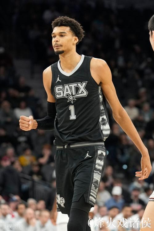 文班亚马21分布朗27分 马刺100-95险胜凯尔特人 文班亚马21分布朗27分 马刺100-95险胜凯尔特人